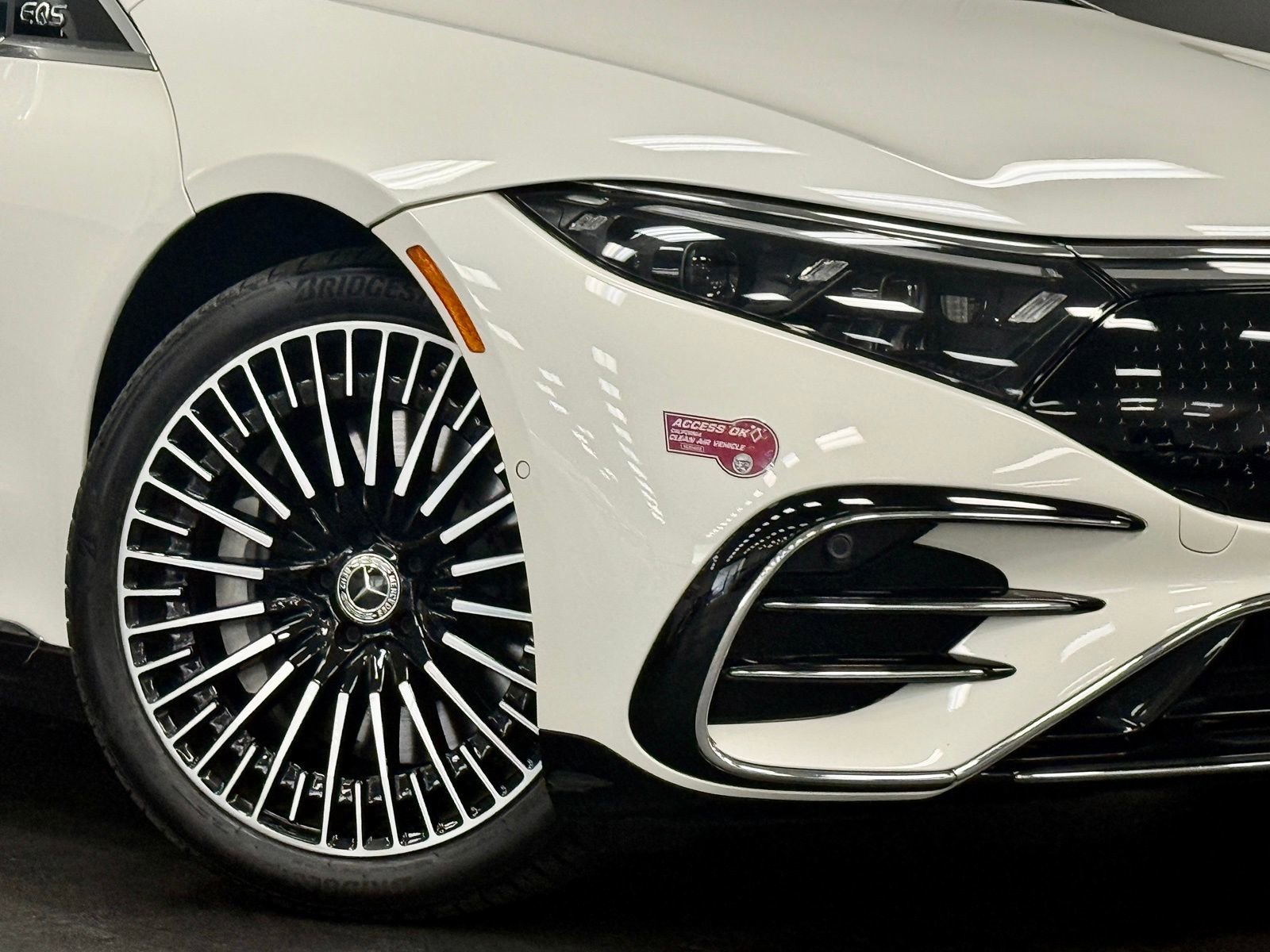 Used 2023 Mercedes-Benz EQS 580 4MATIC Sedan image 4