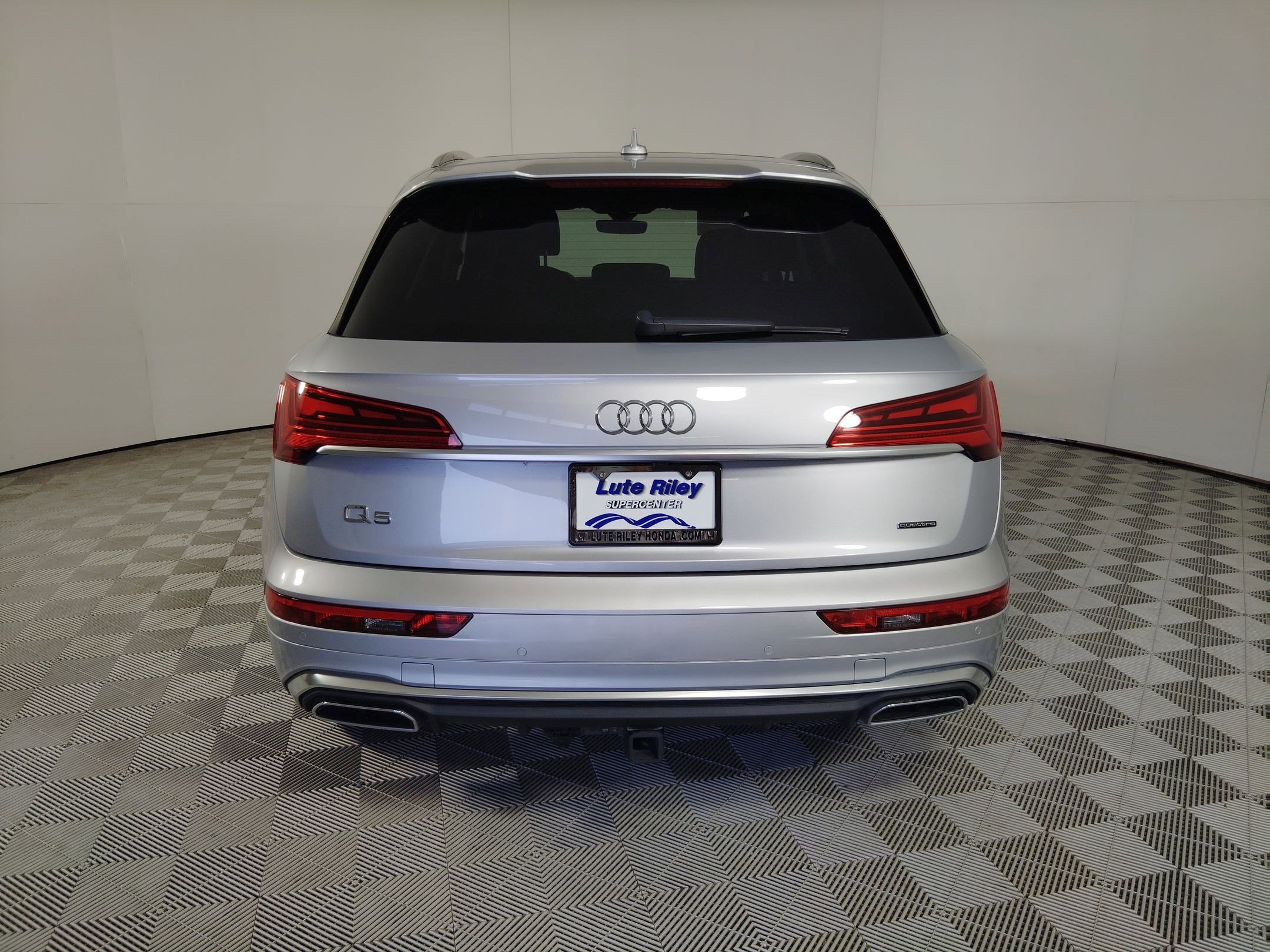 Used 2022 Audi Q5 2.0T Premium Plus w/ Premium Plus Package image 9