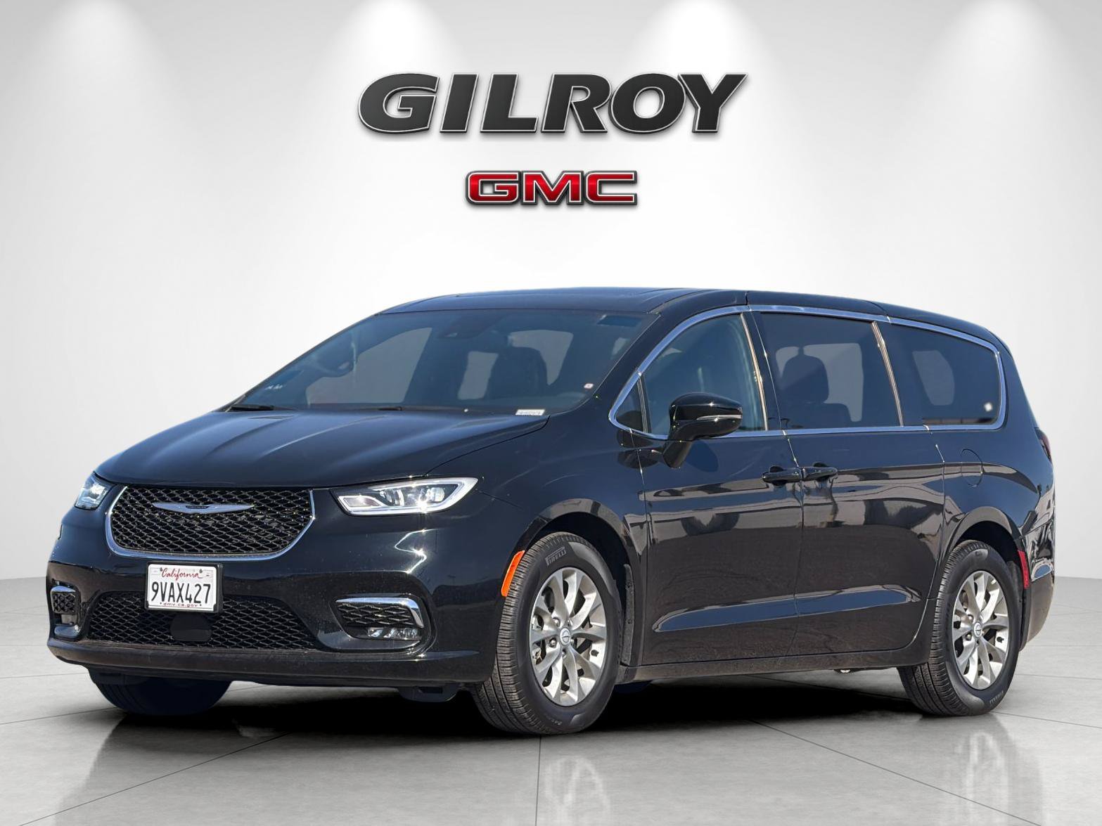 Used 2026 Chrysler Pacifica Limited FWD image 7