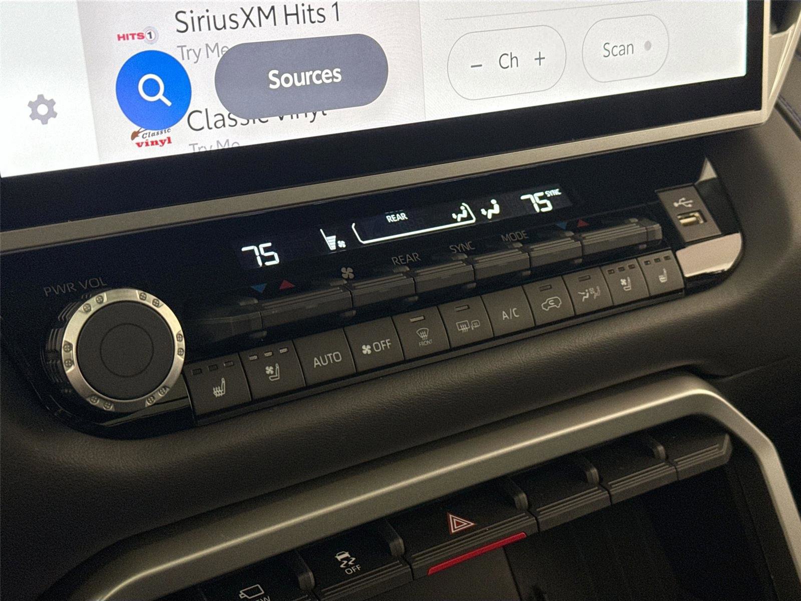 Certified 2025 Toyota Sequoia Platinum image 28