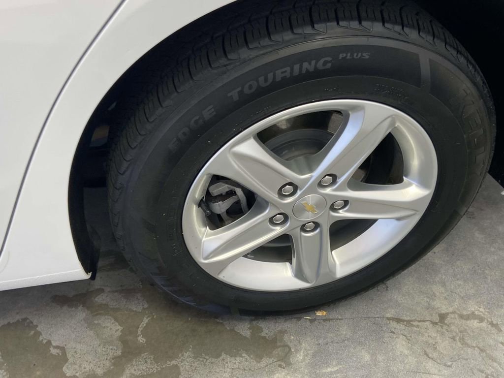 Used 2022 Chevrolet Malibu LS image 9