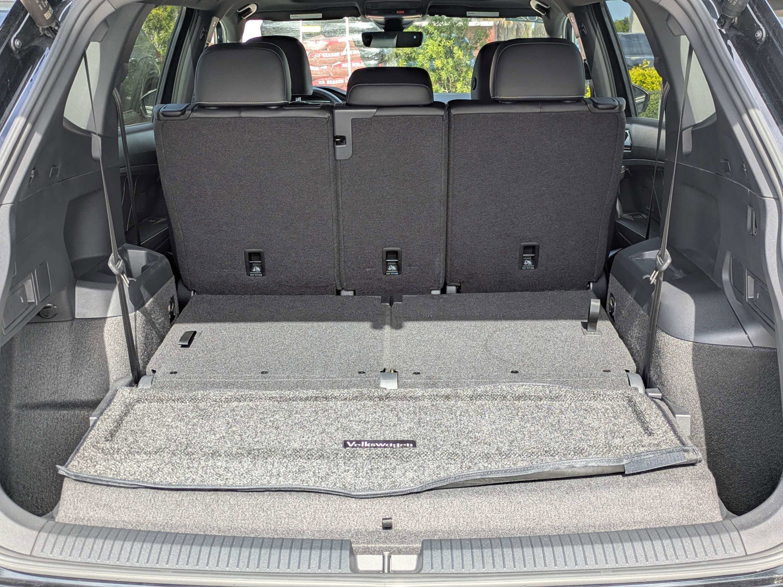 Used 2024 Volkswagen Tiguan SE R-Line image 13