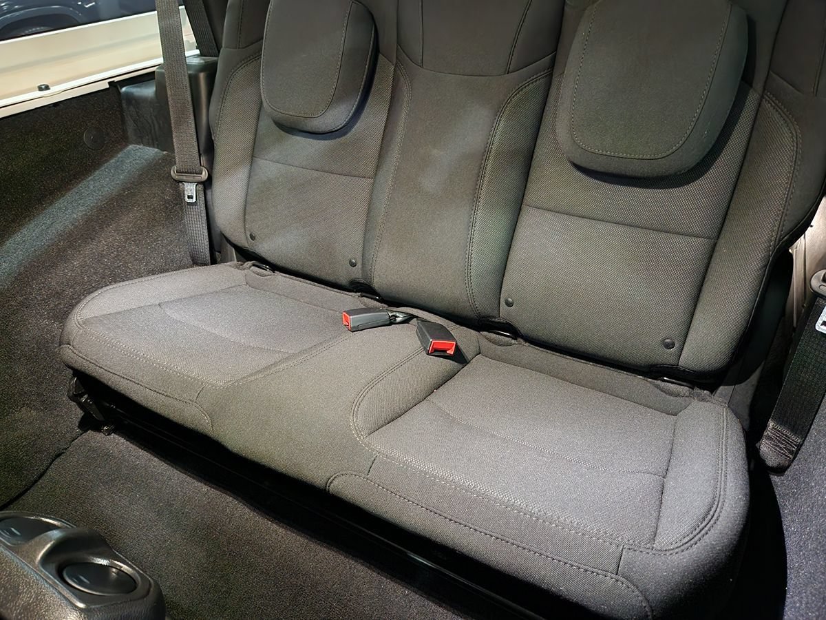 Used 2023 Jeep Wrangler Sport AWD/4WD image 51