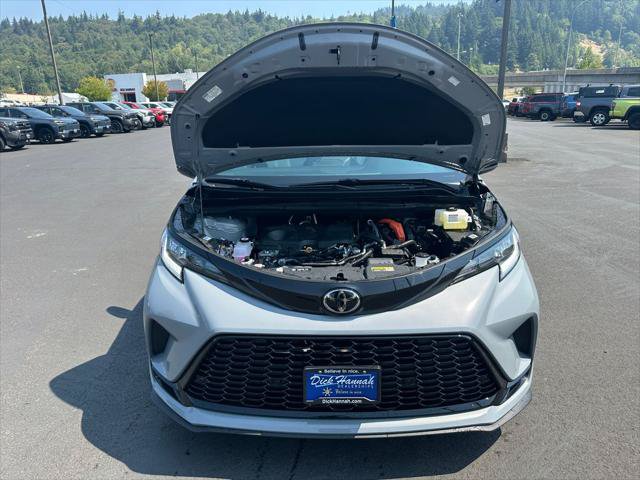 Certified 2026 Toyota Sienna XSE AWD/4WD image 5