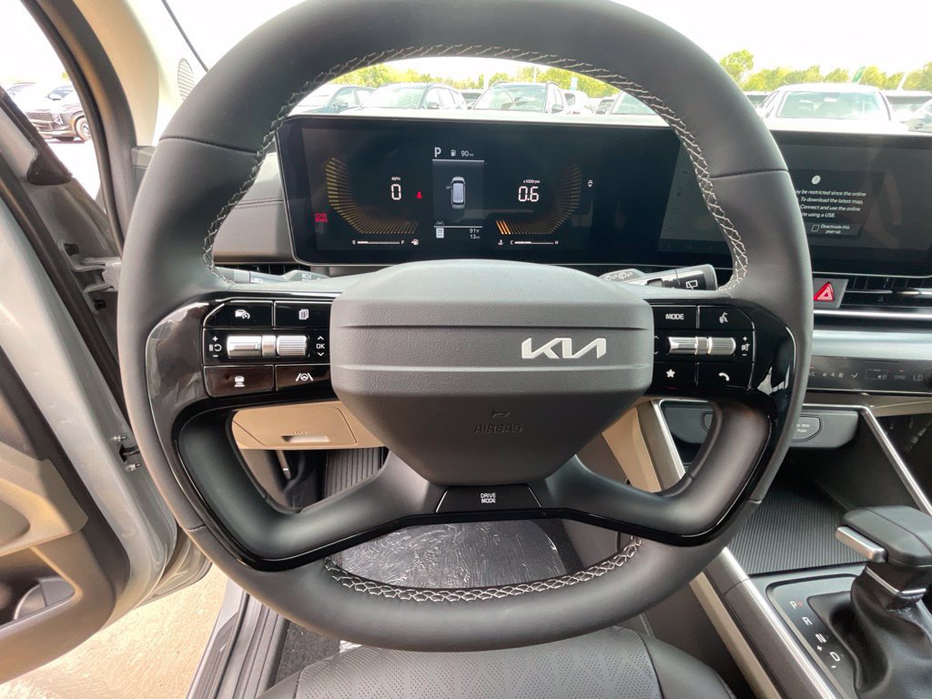 New 2027 Kia Carnival FWD image 13