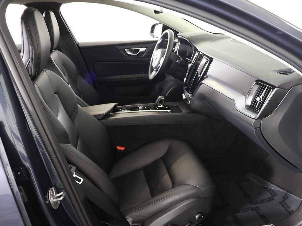 Used 2024 Volvo S60 B5 Core image 30