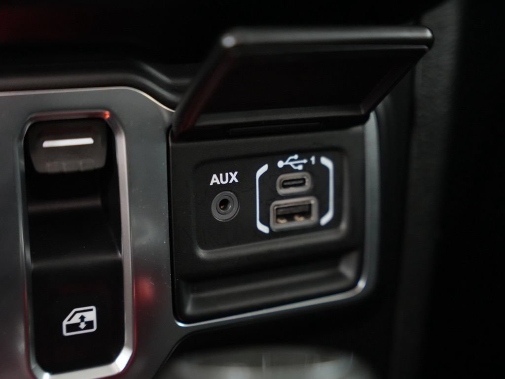 Used 2021 Jeep Wrangler Sport AWD/4WD image 25