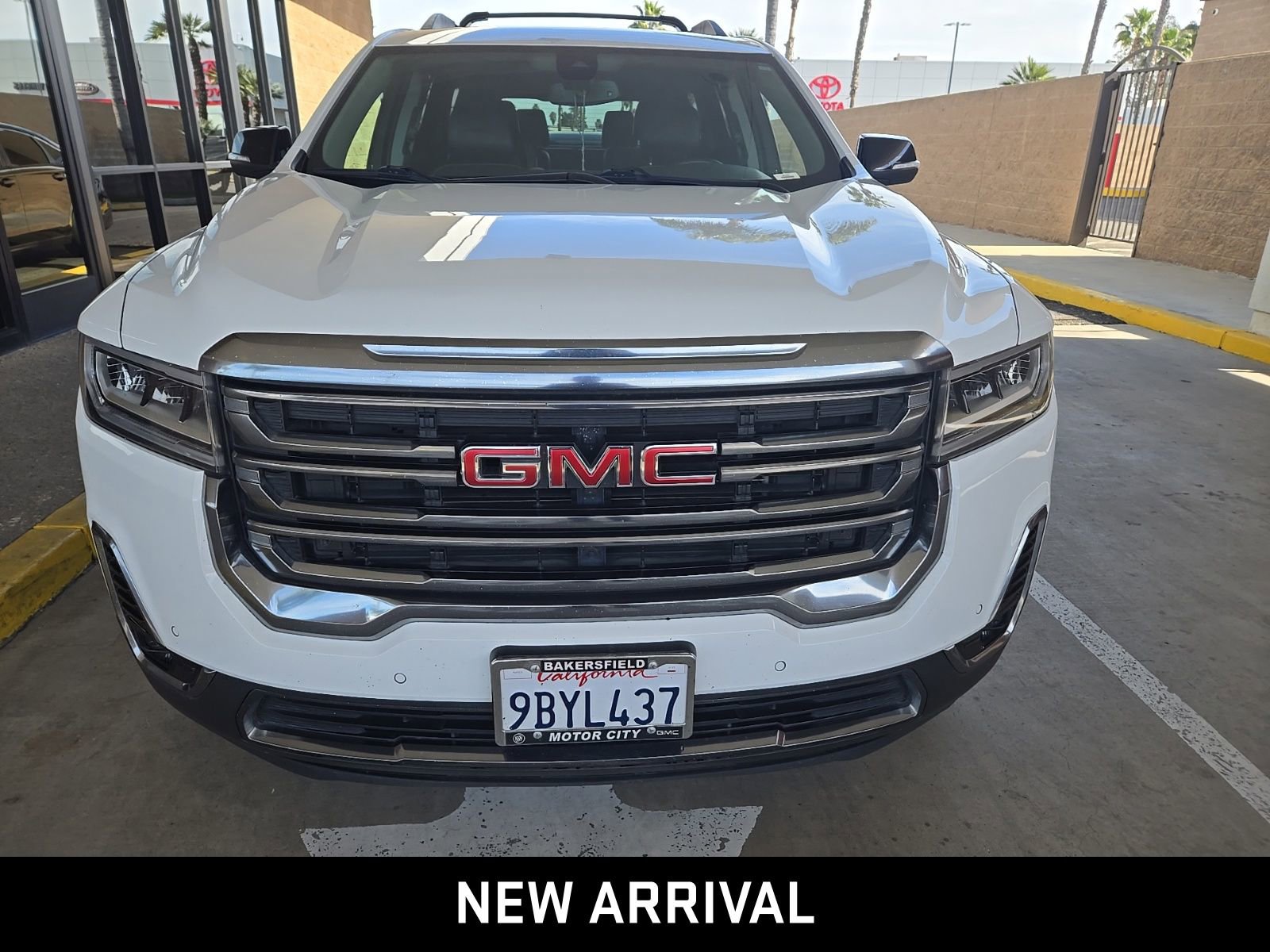 Certified 2022 GMC Acadia AT4 w/ Preferred Package image 2