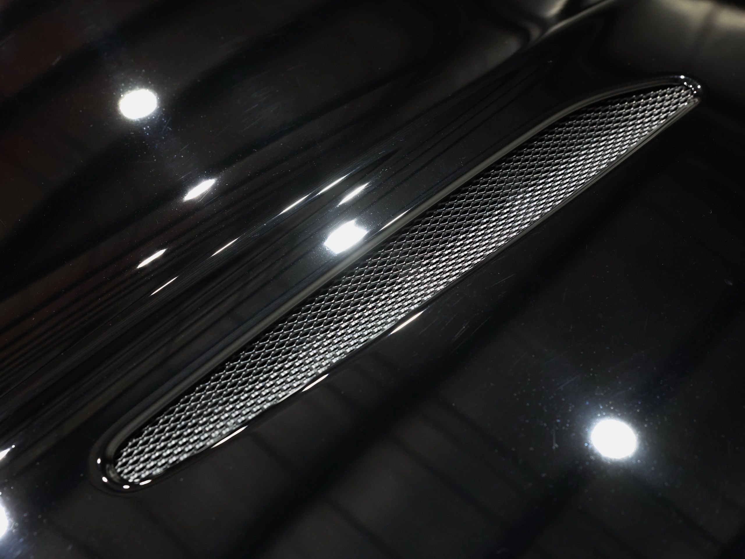 Used 2026 Aston Martin V8 Vantage Coupe image 27