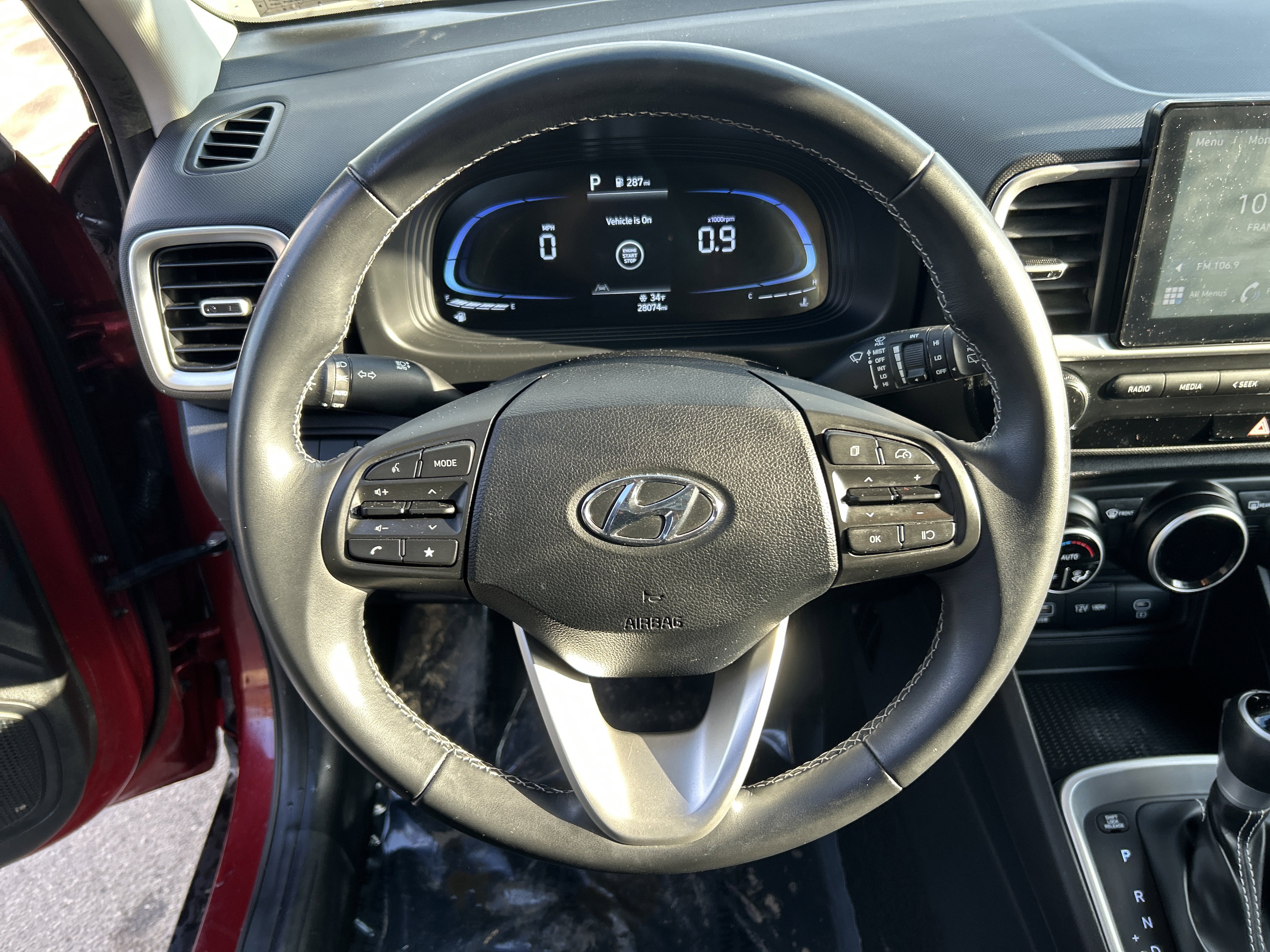 Certified 2024 Hyundai Venue SEL image 21