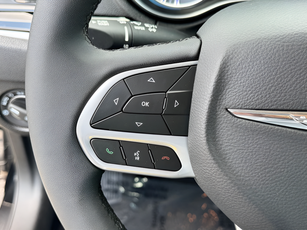 Used 2023 Chrysler 300 Touring L RWD image 16