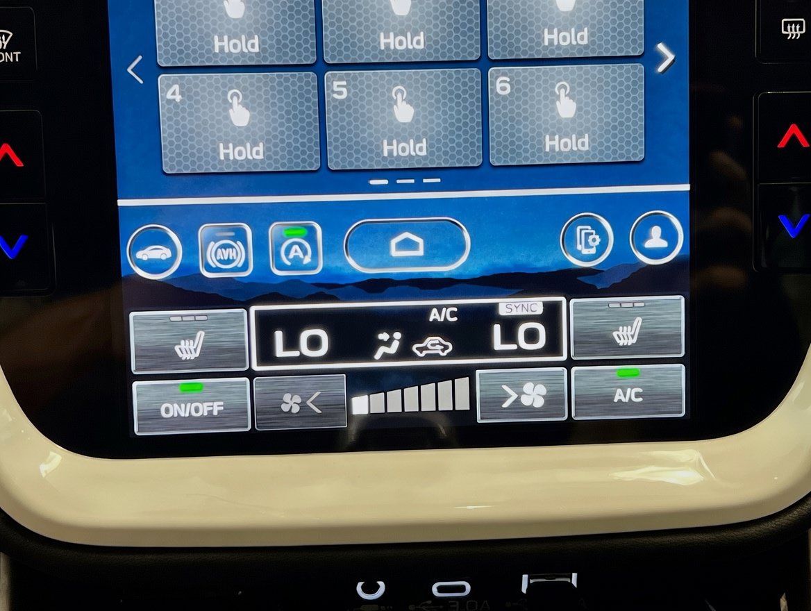Used 2024 Subaru Outback Premium AWD/4WD image 11