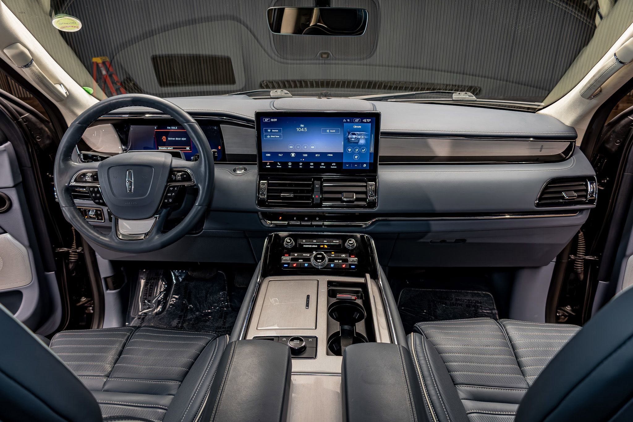 Used 2024 Lincoln Navigator Black Label image 14