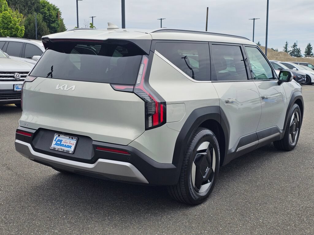 Certified 2024 Kia EV9 Wind AWD/4WD image 5