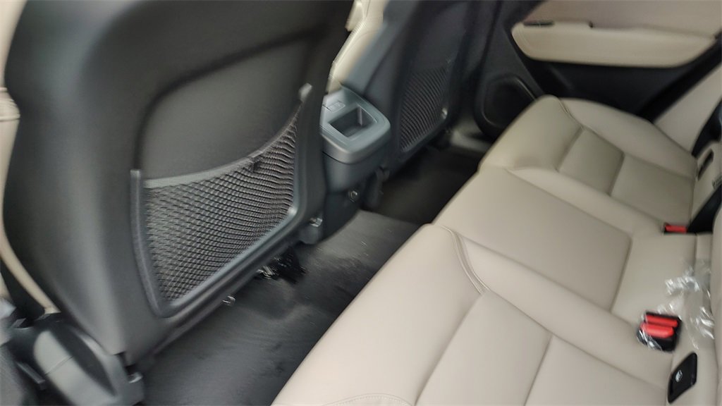 New 2026 Volvo XC60 B5 Plus w/ Climate Package image 27
