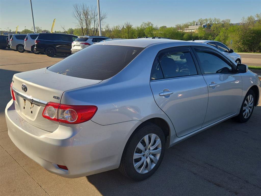 Used 2013 Toyota Corolla LE FWD image 11