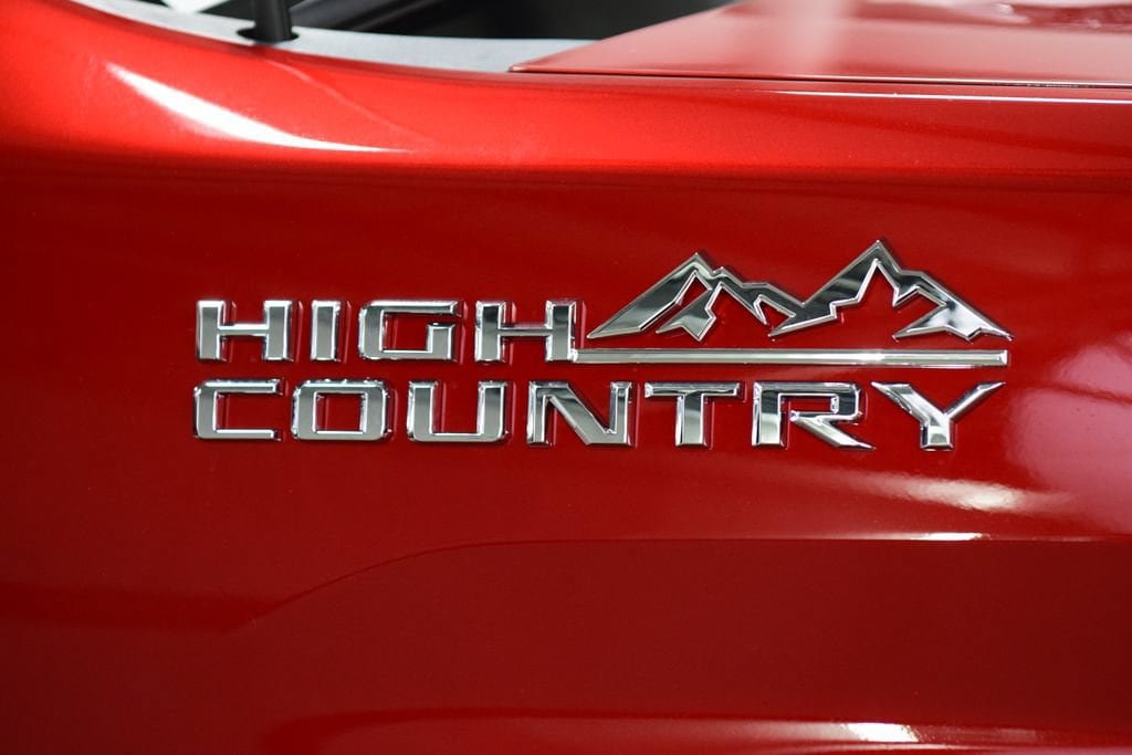 New 2026 Chevrolet Silverado 2500 High Country w/ High Country Premium Package AWD/4WD image 18