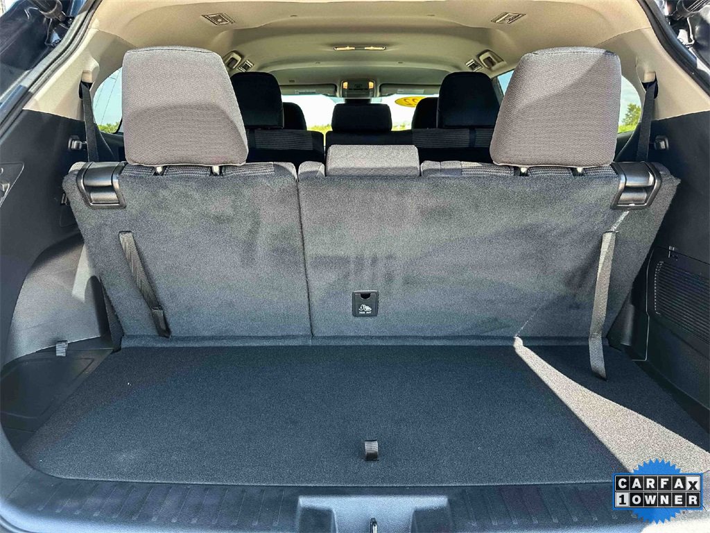 Used 2022 Toyota Highlander LE image 21