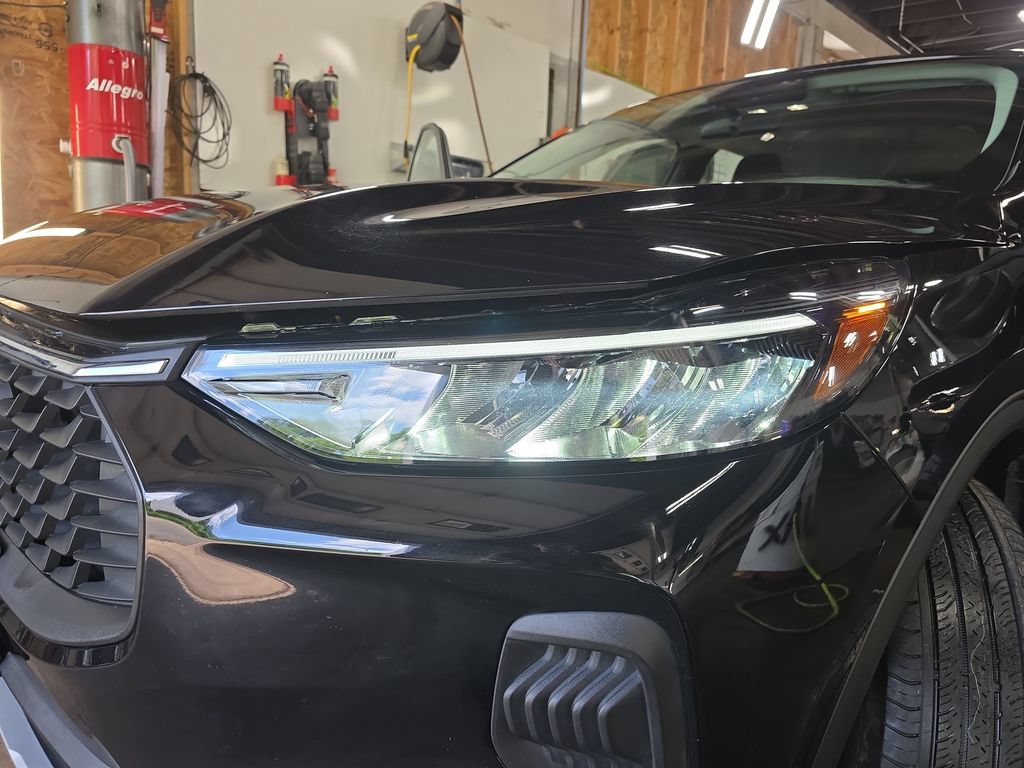 Used 2025 Ford Escape Active AWD/4WD image 28