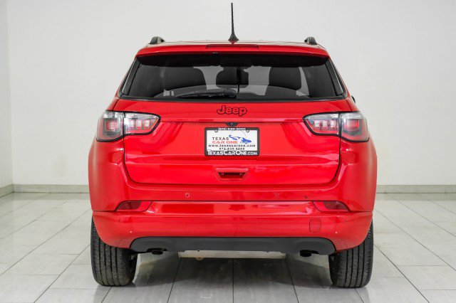 Used 2023 Jeep Compass Limited image 7