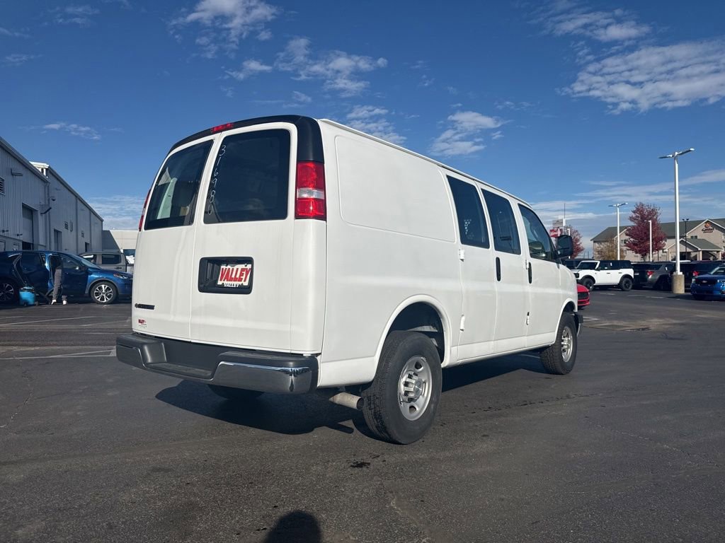 Used 2023 Chevrolet Express 2500 w/ Driver Convenience Package image 7