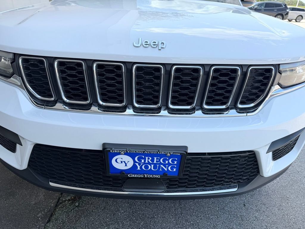 Used 2023 Jeep Grand Cherokee Laredo w/ Luxury Tech Group I AWD/4WD image 23