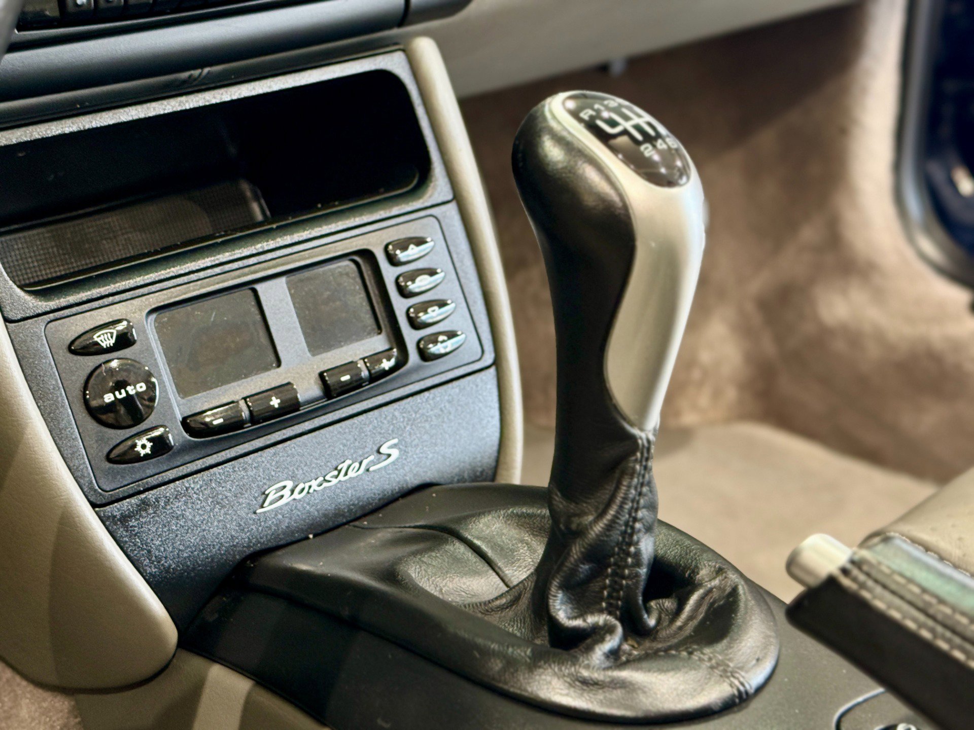 Used 2001 Porsche Boxster S image 35