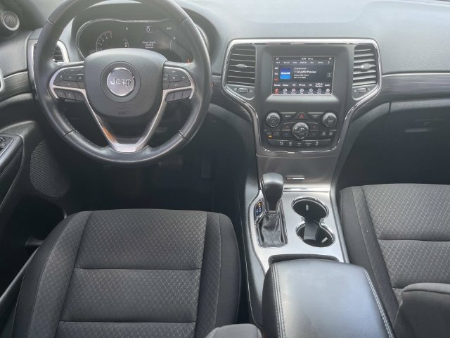Used 2021 Jeep Grand Cherokee Laredo w/ Security & Convenience Group AWD/4WD image 14