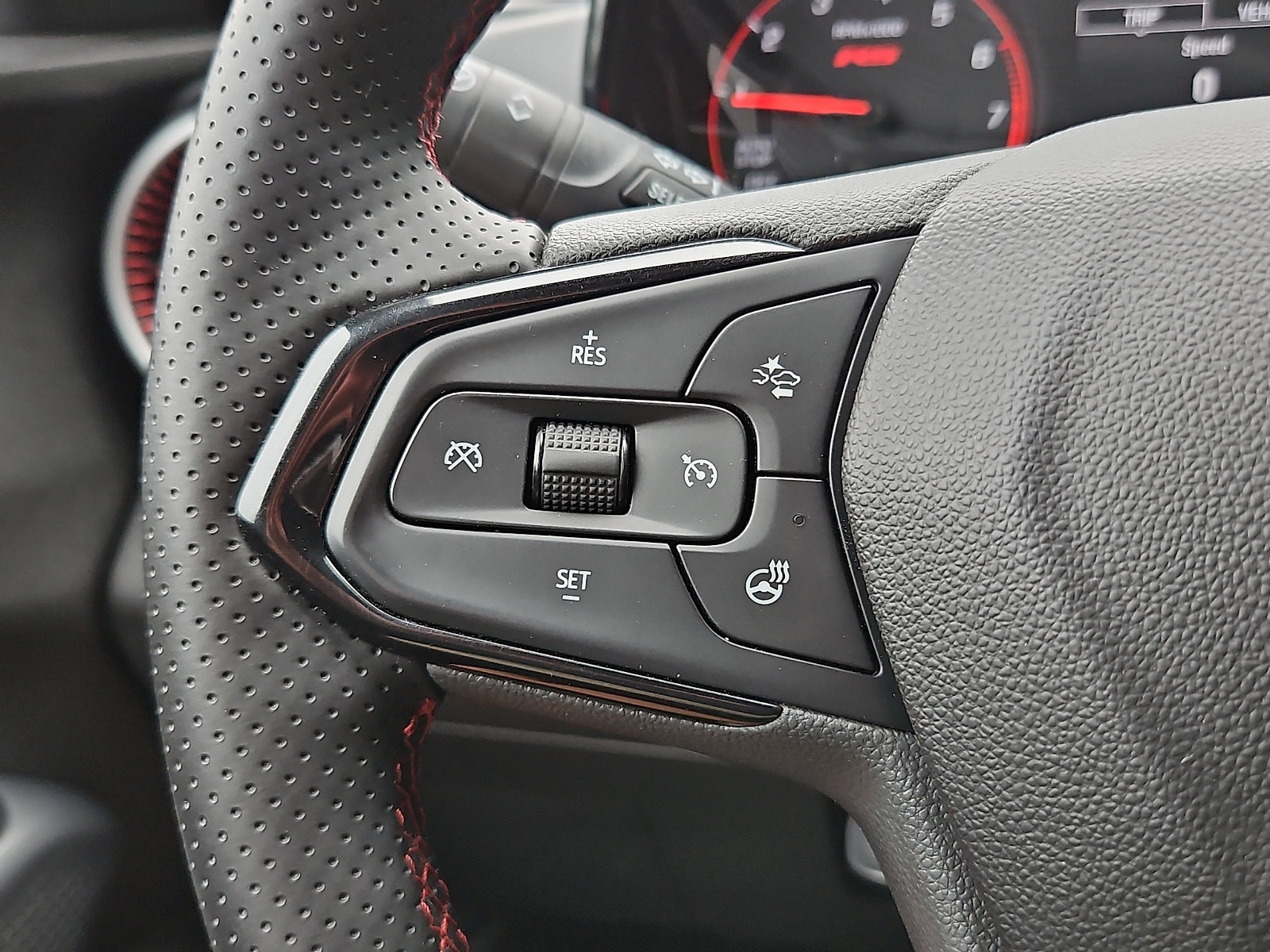 Used 2024 Chevrolet Trax RS w/ Driver Confidence Package FWD image 19