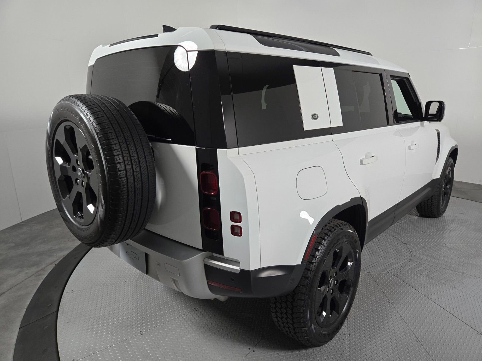 Used 2024 Land Rover Defender 110 S AWD/4WD video 2