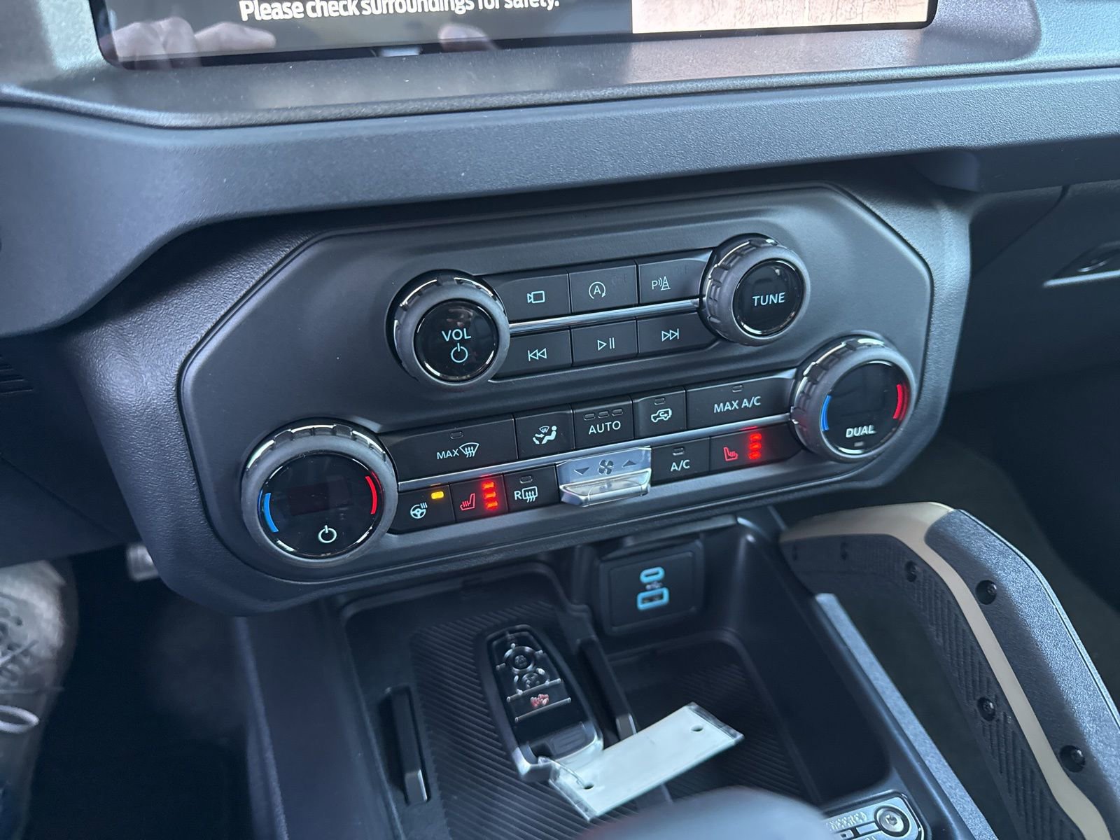 New 2025 Ford Bronco Badlands image 27