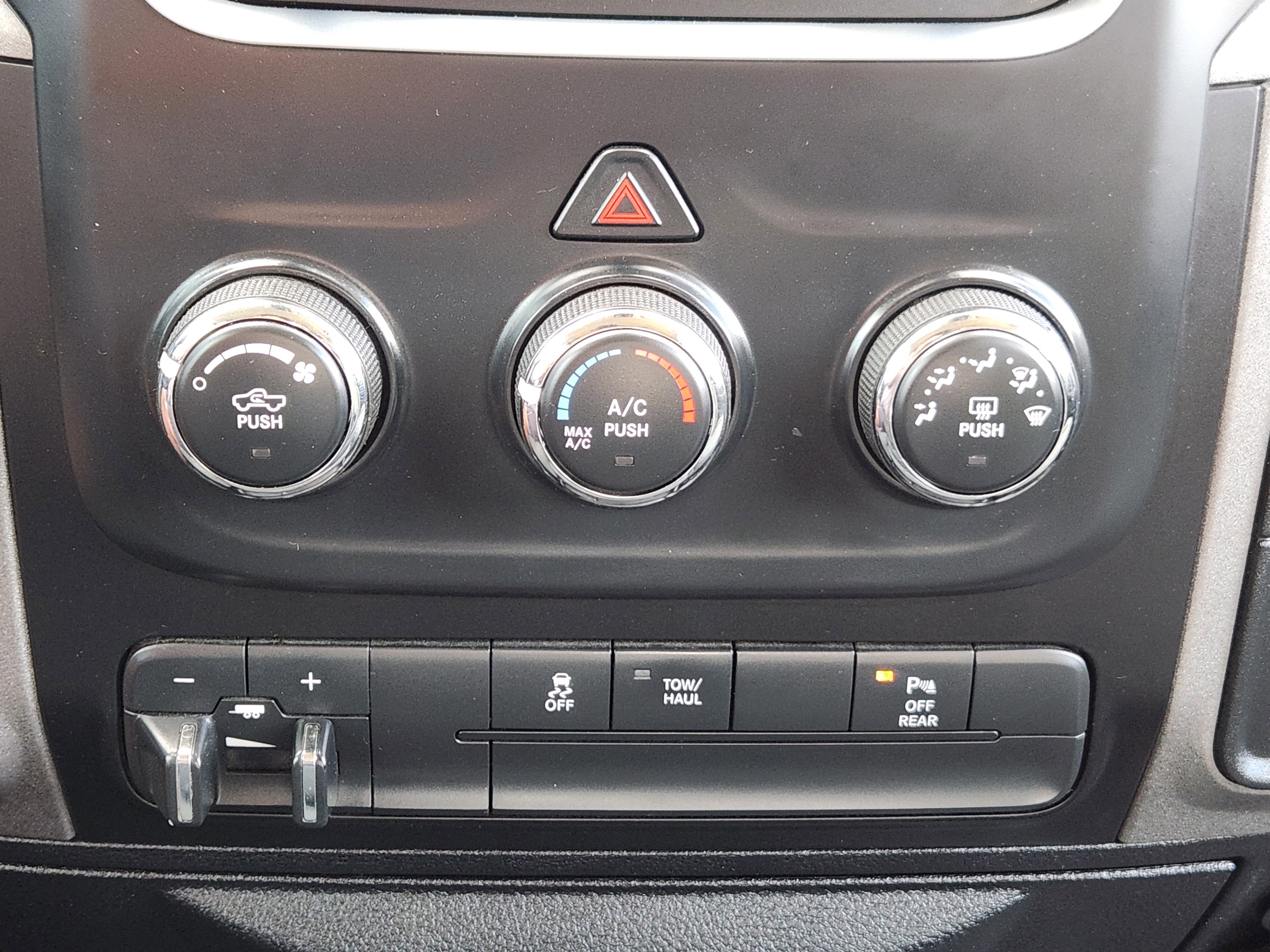 Used 2016 RAM 2500 Tradesman w/ Chrome Appearance Group image 13