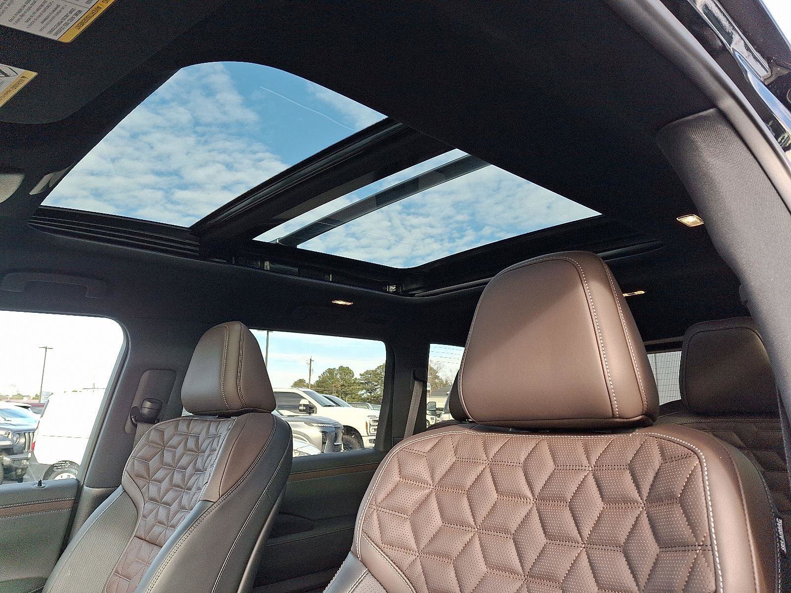 Used 2025 Nissan Armada Platinum Reserve w/ Convenience Package image 15