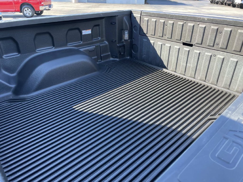 Used 2025 GMC Sierra 1500 SLT RWD image 13
