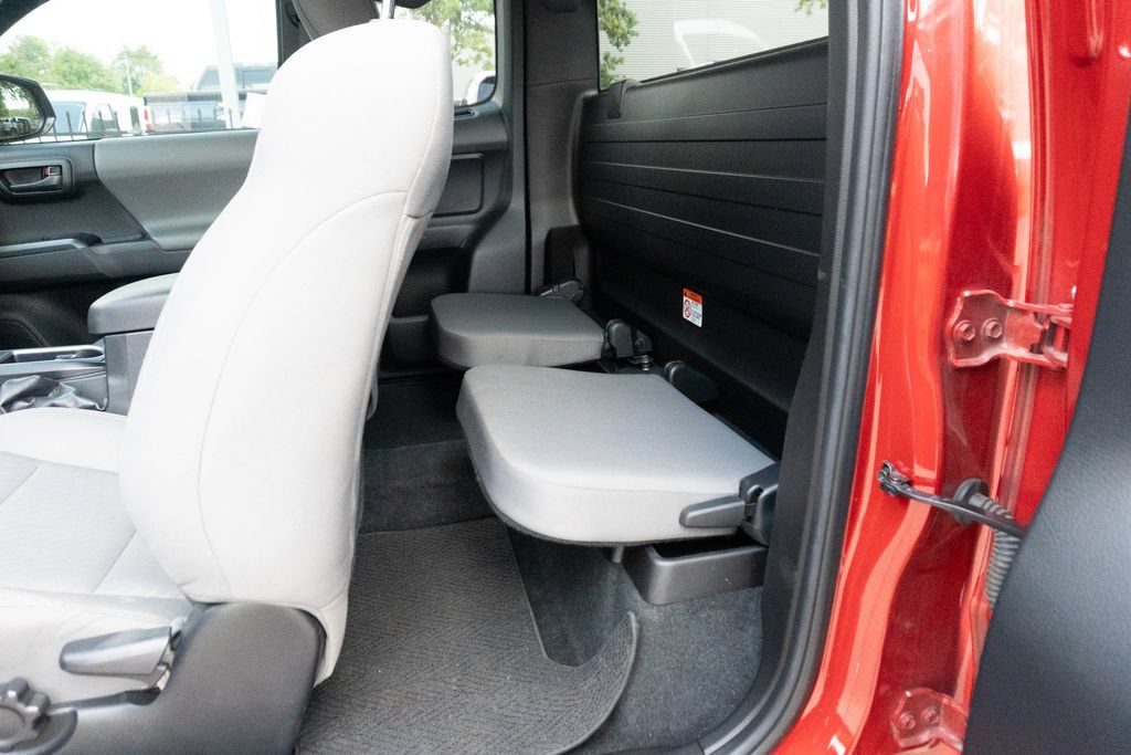 Used 2023 Toyota Tacoma SR AWD/4WD image 15