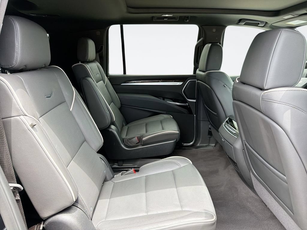 Certified 2026 Cadillac Escalade ESV Luxury AWD/4WD image 32