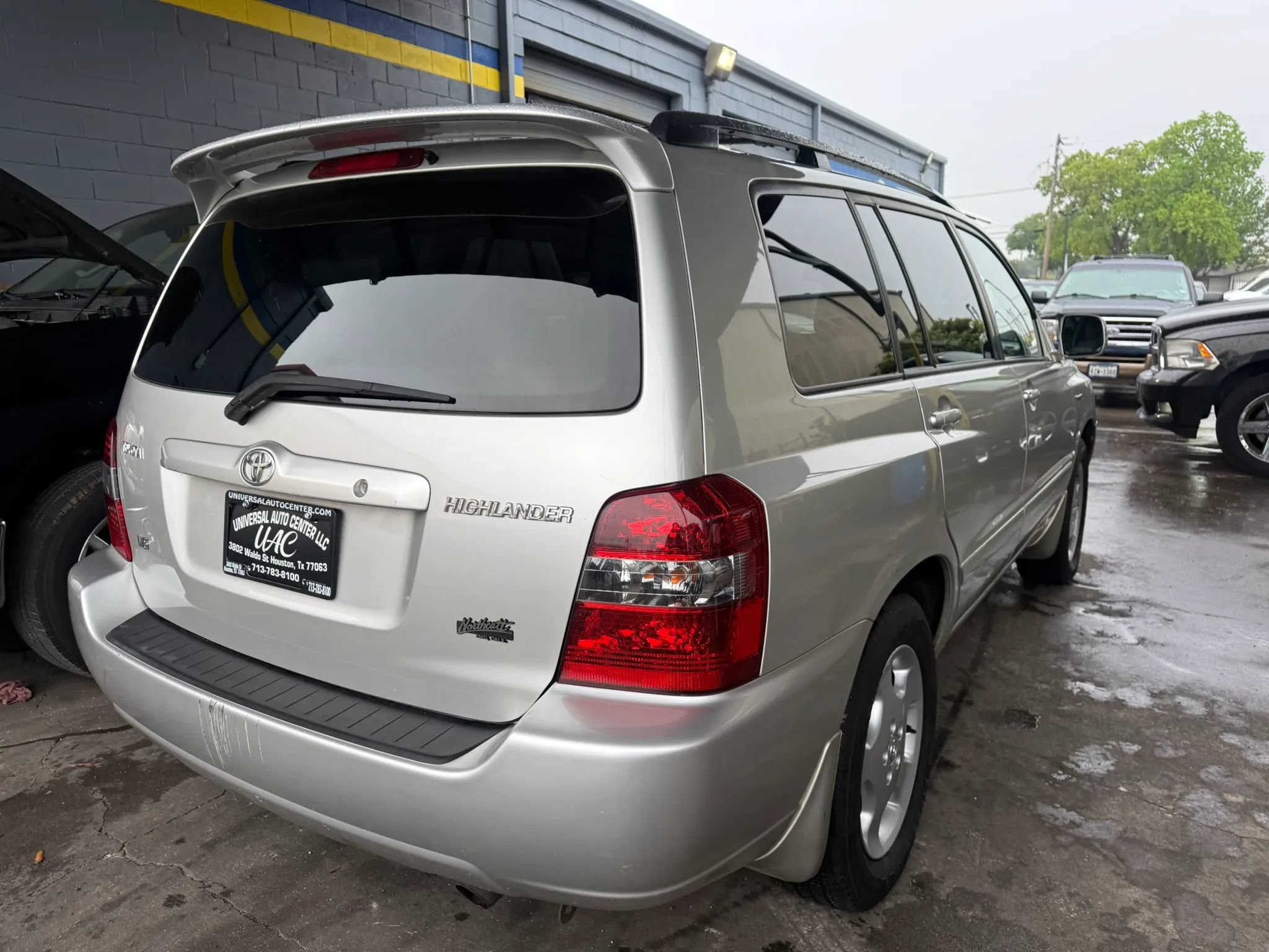Used 2004 Toyota Highlander Limited FWD image 6