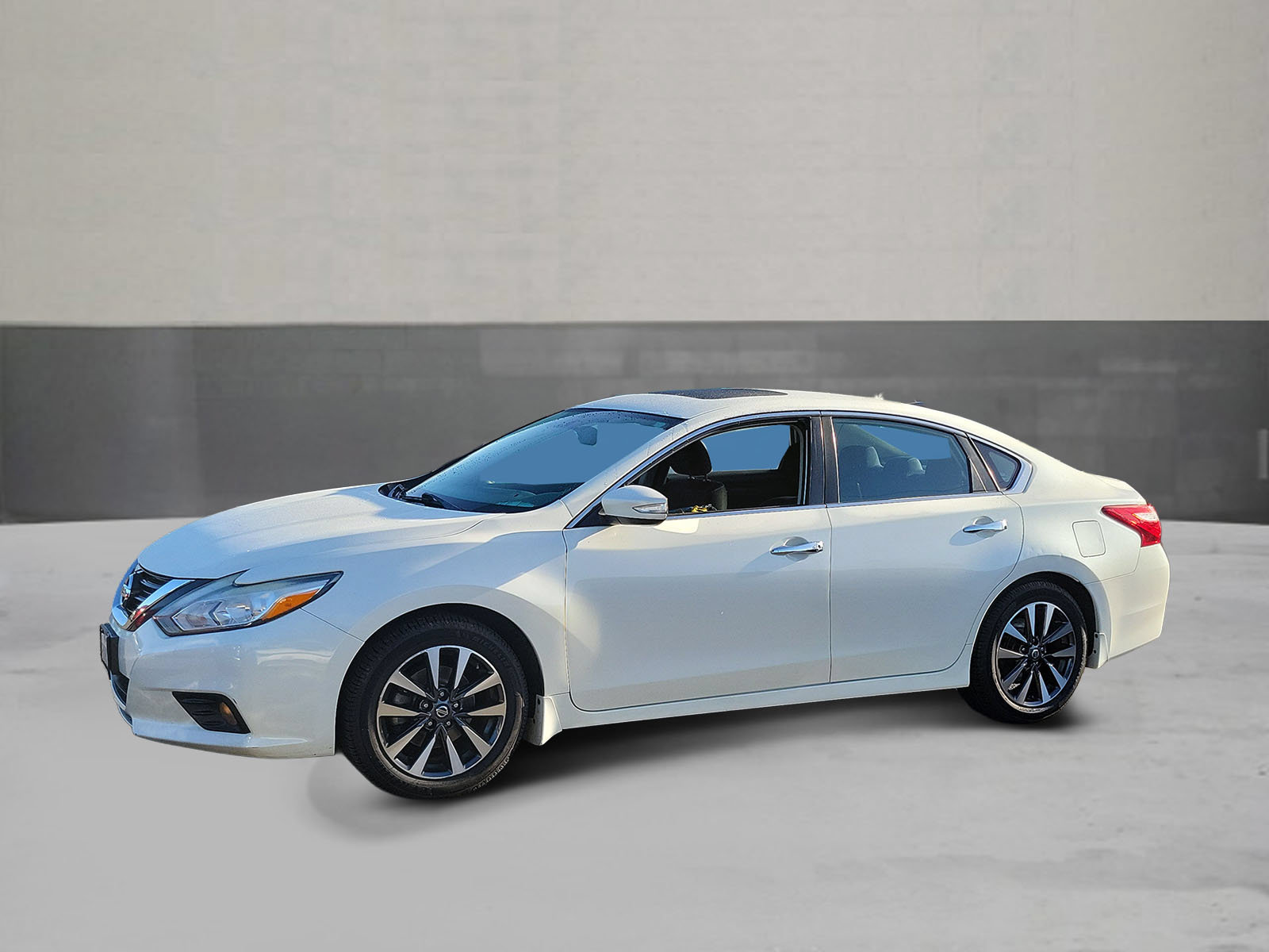 Used 2016 Nissan Altima 2.5 SV w/ Convenience Package