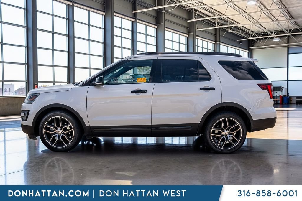 Used 2016 Ford Explorer Sport w/ Equipment Group 401A AWD/4WD image 2
