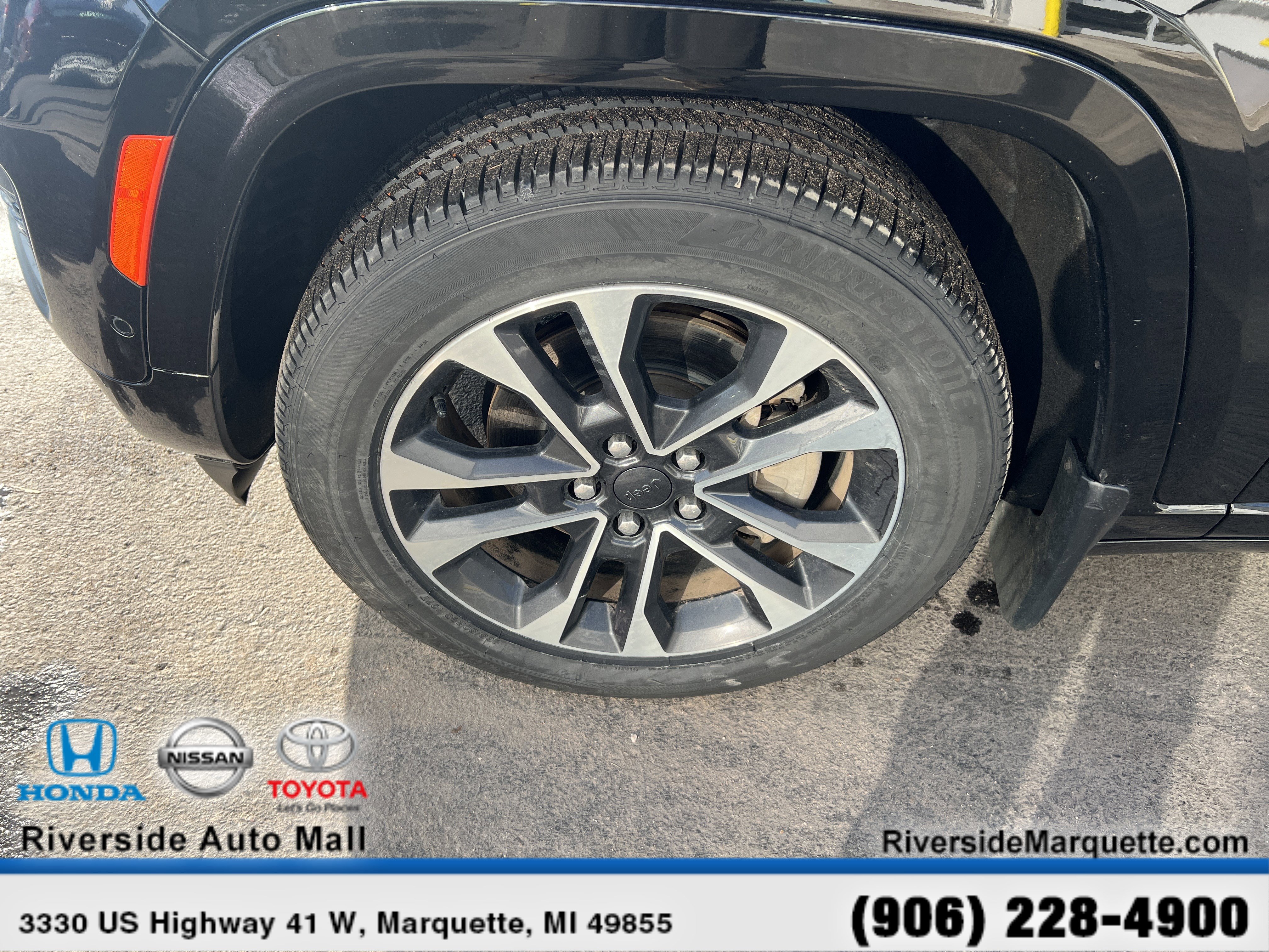 Used 2022 Jeep Grand Cherokee L Overland w/ Advanced Protech Group III image 11