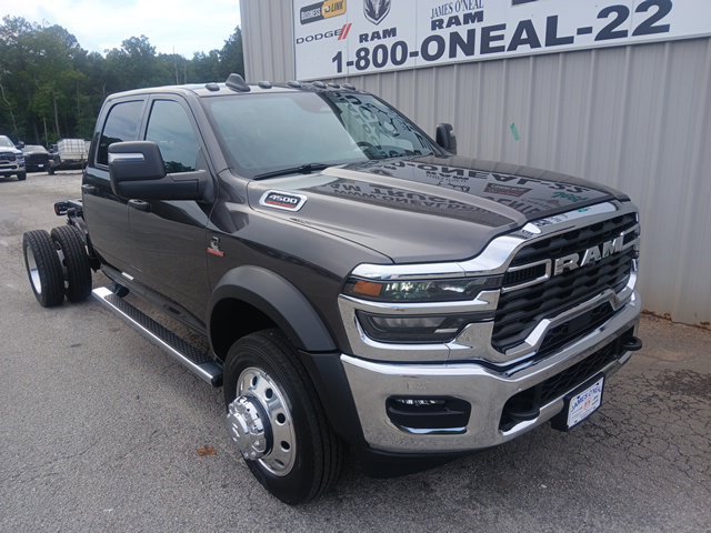 New 2027 RAM 4500 Tradesman w/ Chrome Appearance Group AWD/4WD image 1