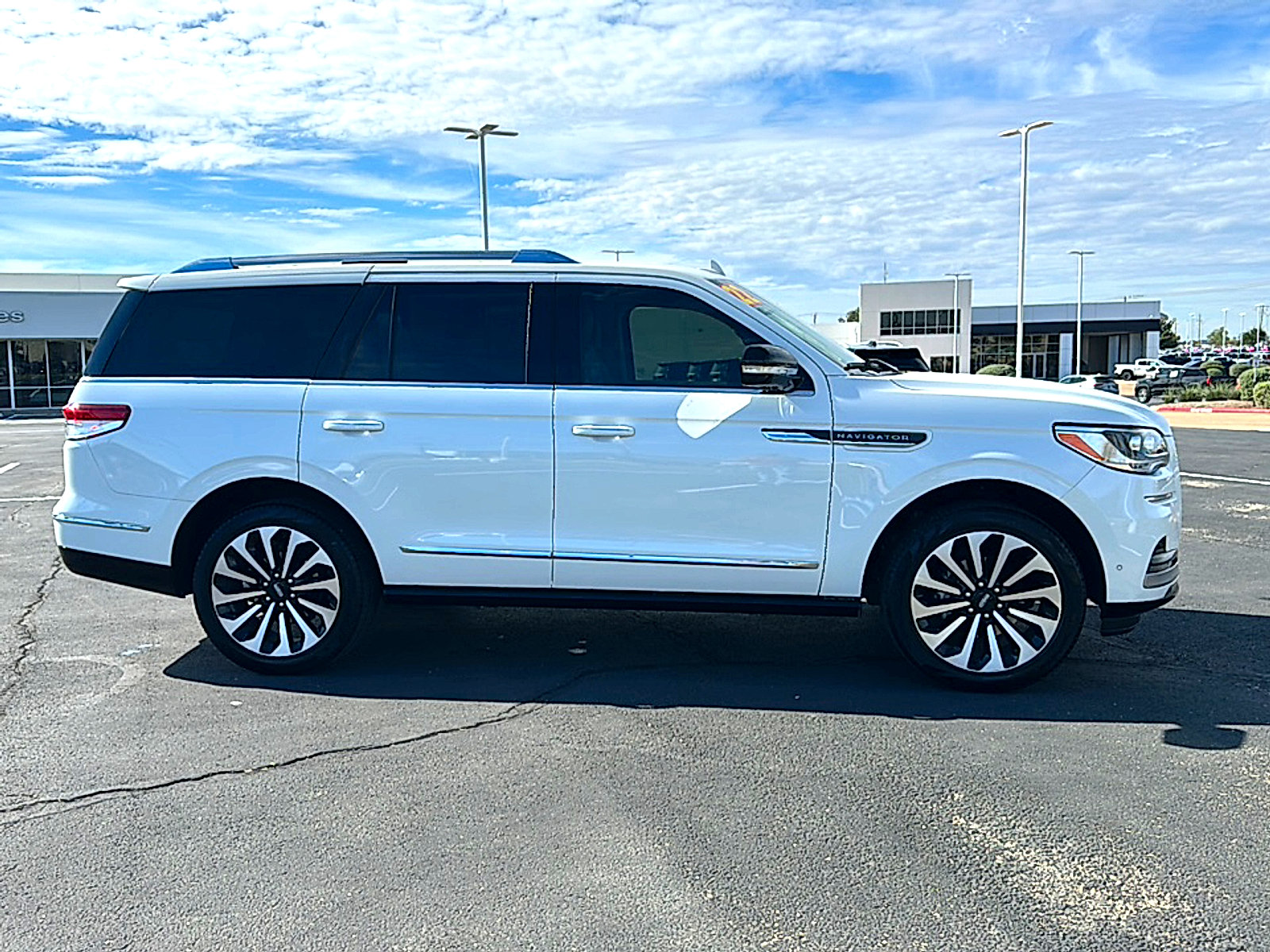 Used 2022 Lincoln Navigator Reserve RWD image 9