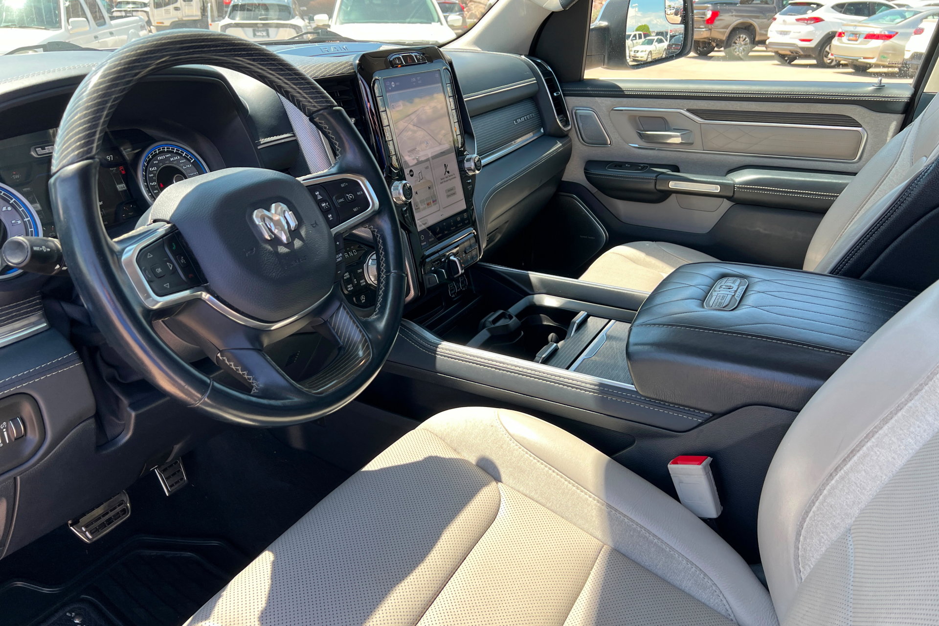 Used 2022 RAM 1500 Limited AWD/4WD image 16