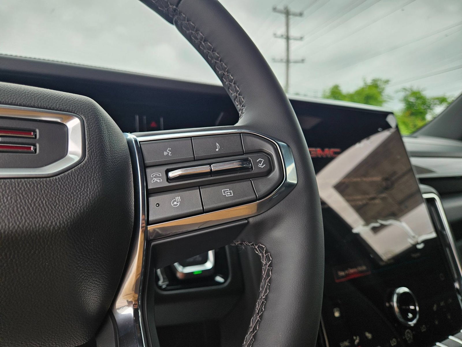 New 2026 GMC Yukon Elevation AWD/4WD image 13