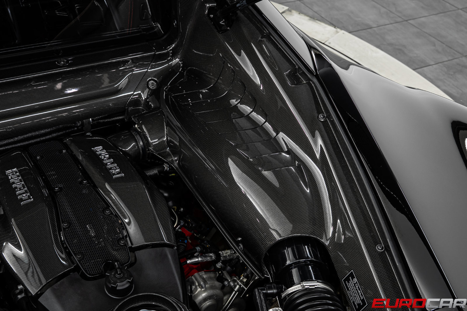 Used 2021 Ferrari F8 Tributo RWD image 21
