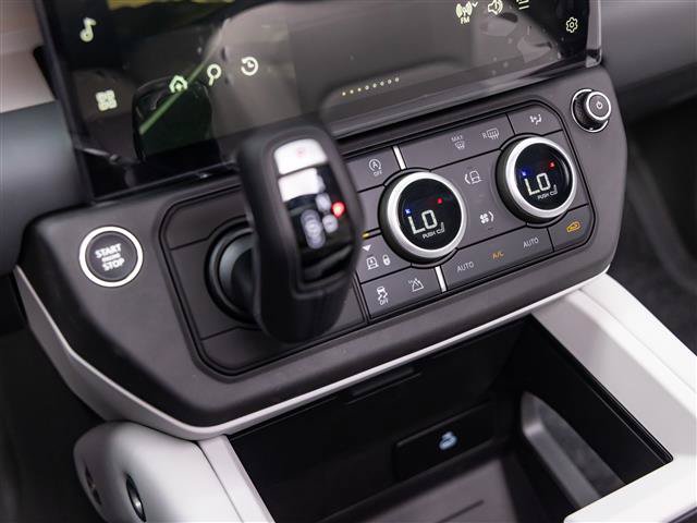 New 2026 Land Rover Defender 110 X-Dynamic SE AWD/4WD image 27