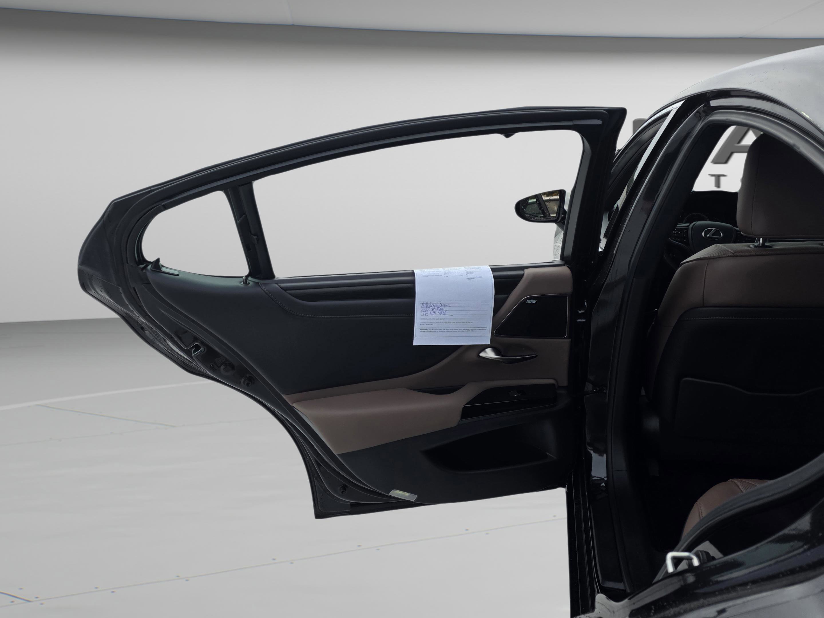 Used 2024 Lexus ES 350 Ultra Luxury image 17