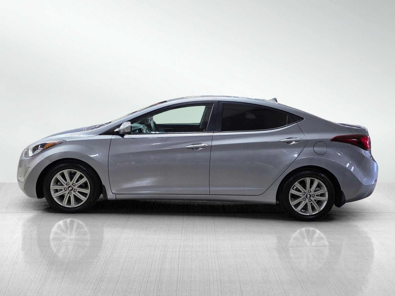 Used 2016 Hyundai Elantra SE w/ Option Group 02 FWD image 4