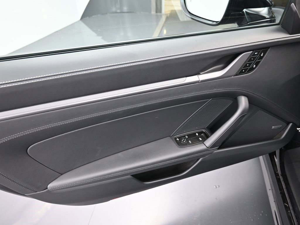 Used 2025 Porsche 911 Carrera w/ Premium Package image 21