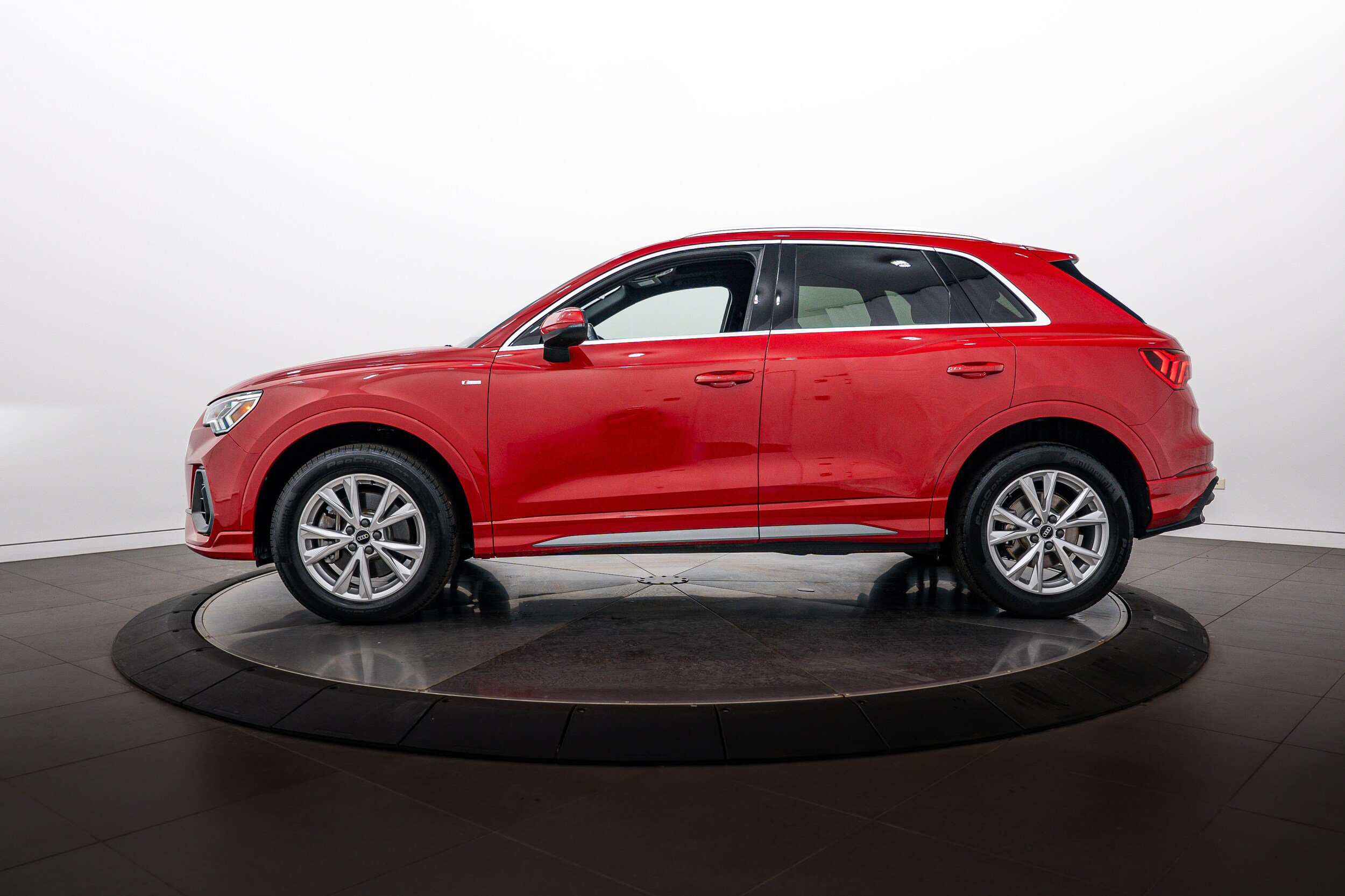 Certified 2023 Audi Q3 2.0T Premium Plus w/ Premium Plus Package AWD/4WD image 7
